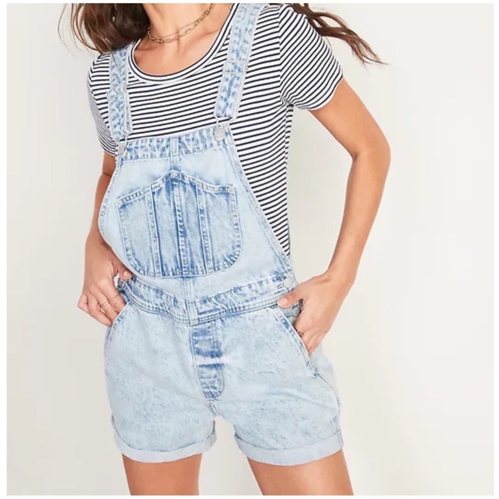 Old Navy Slouchy Straight Jean Shortalls Sz L Light Wash Denim Minimalist Summer